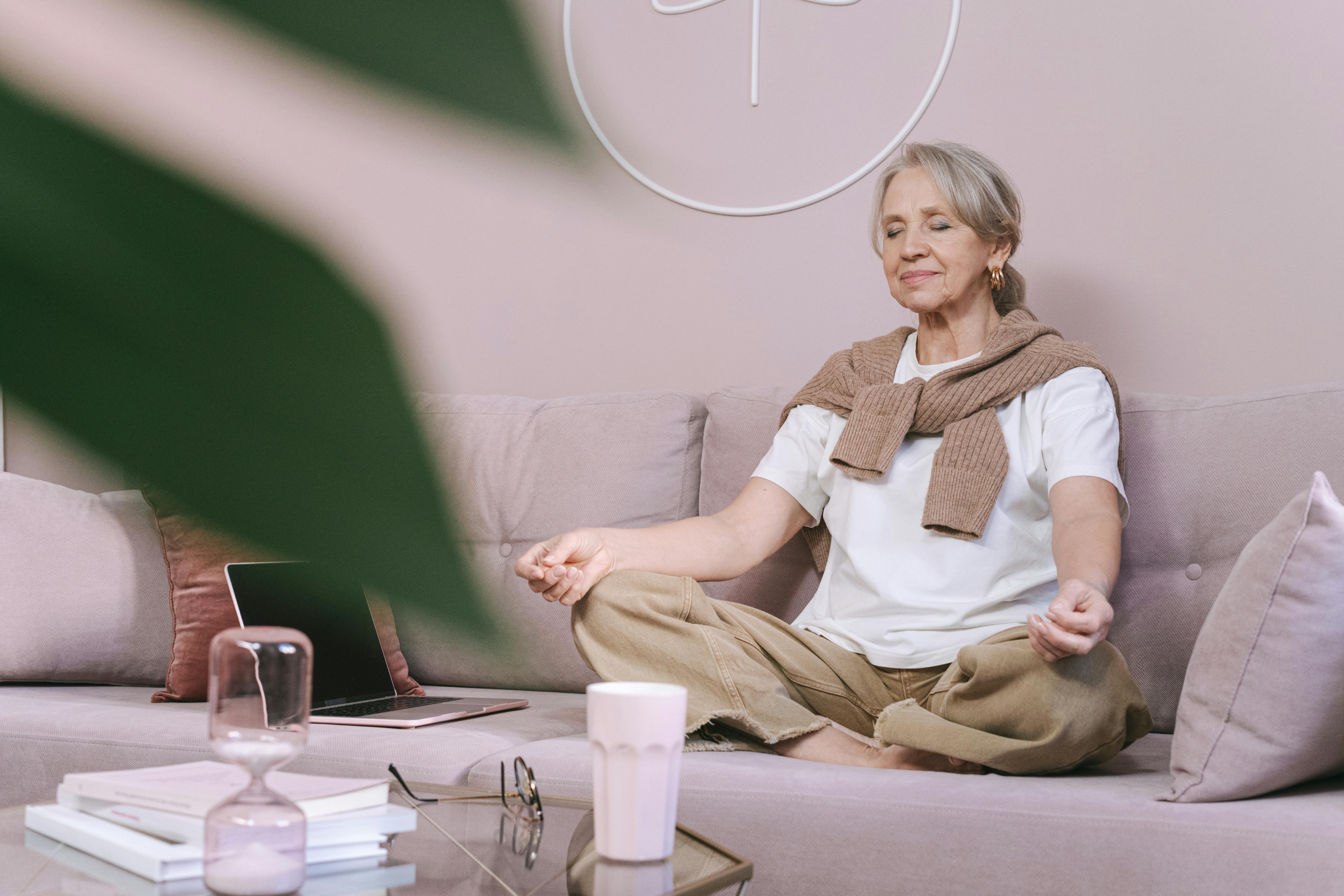 Woman meditating | Source: Pexels