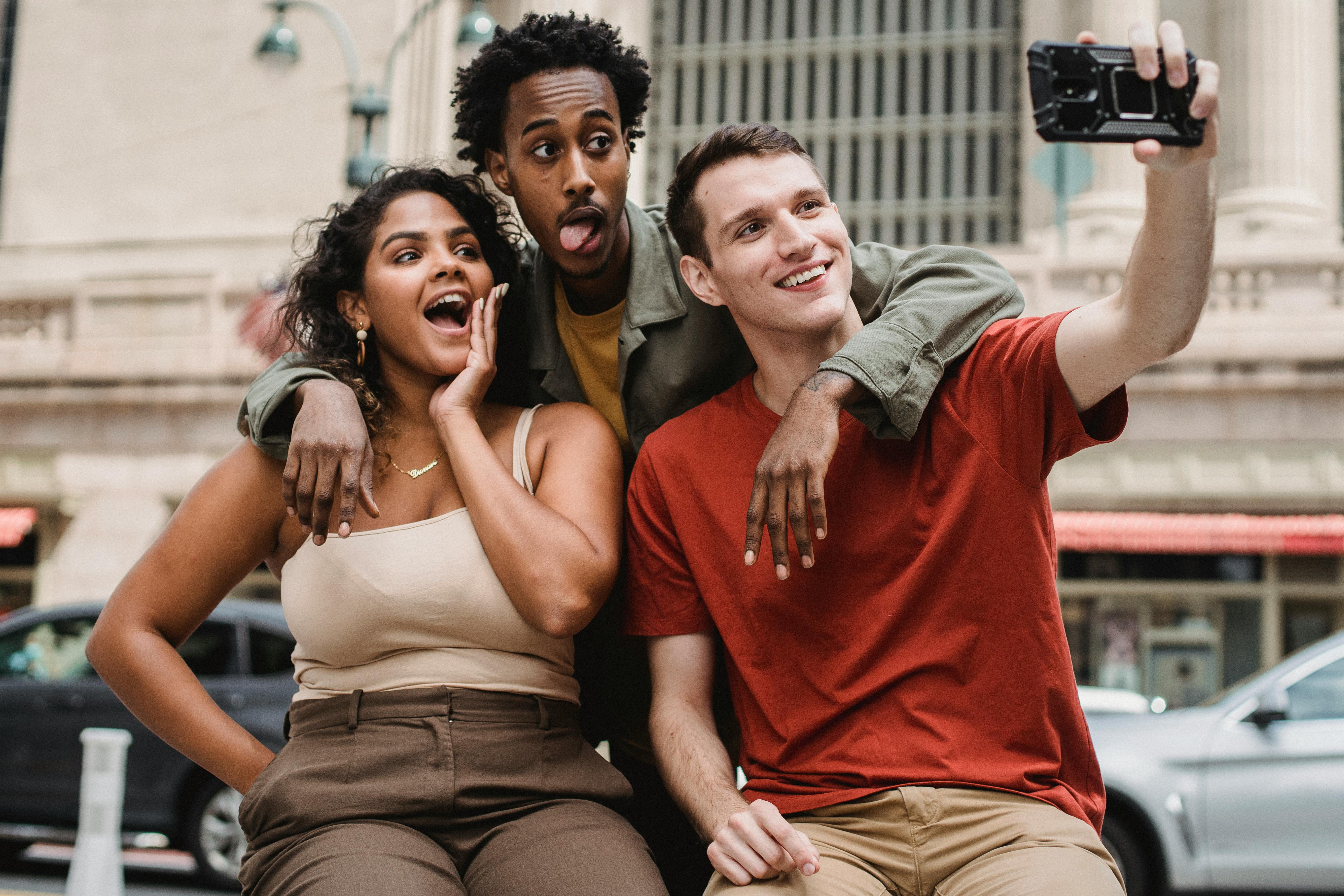 A group of friends taking a selfie | Source: Pexels
