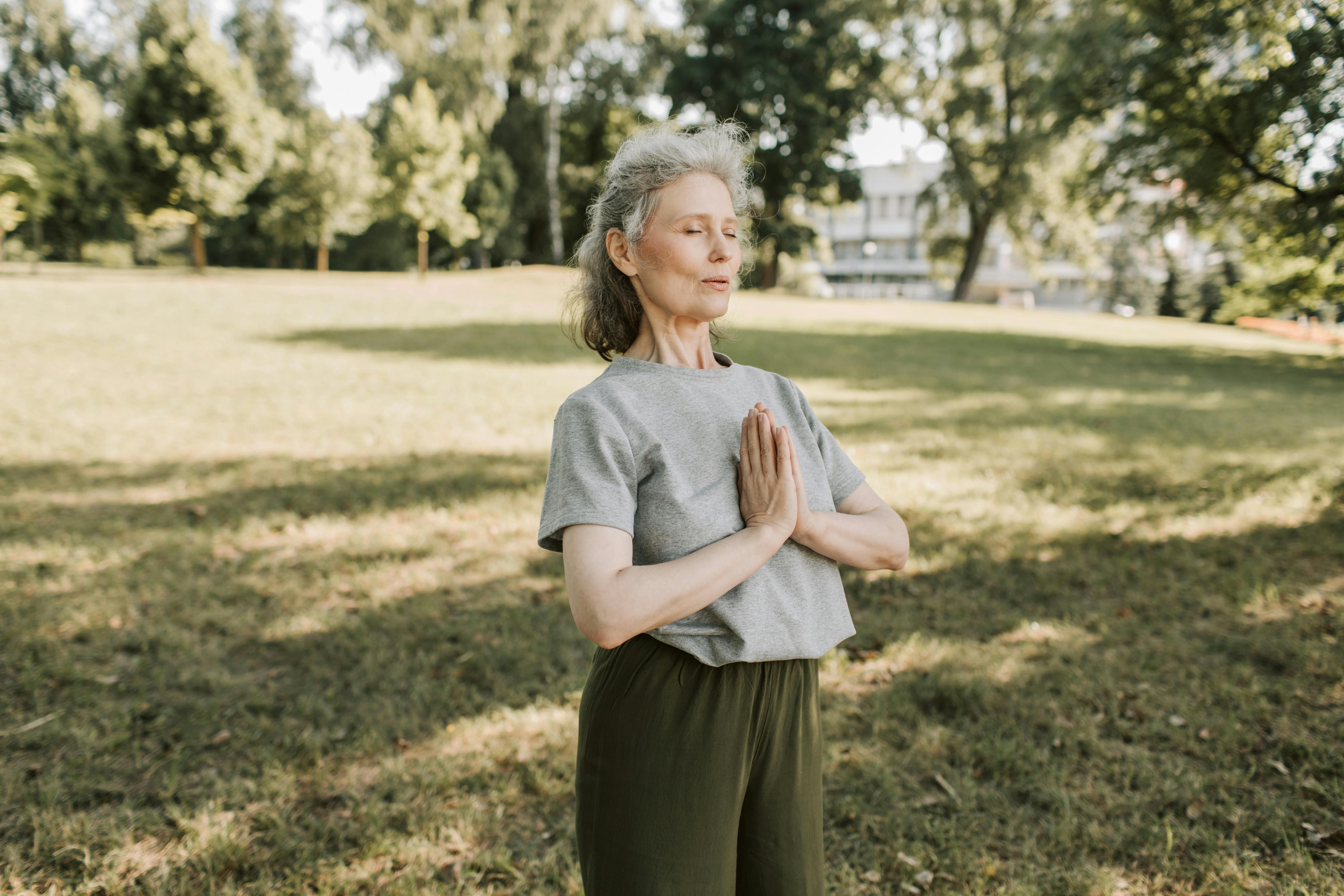 Woman exercising | Source: Pexels