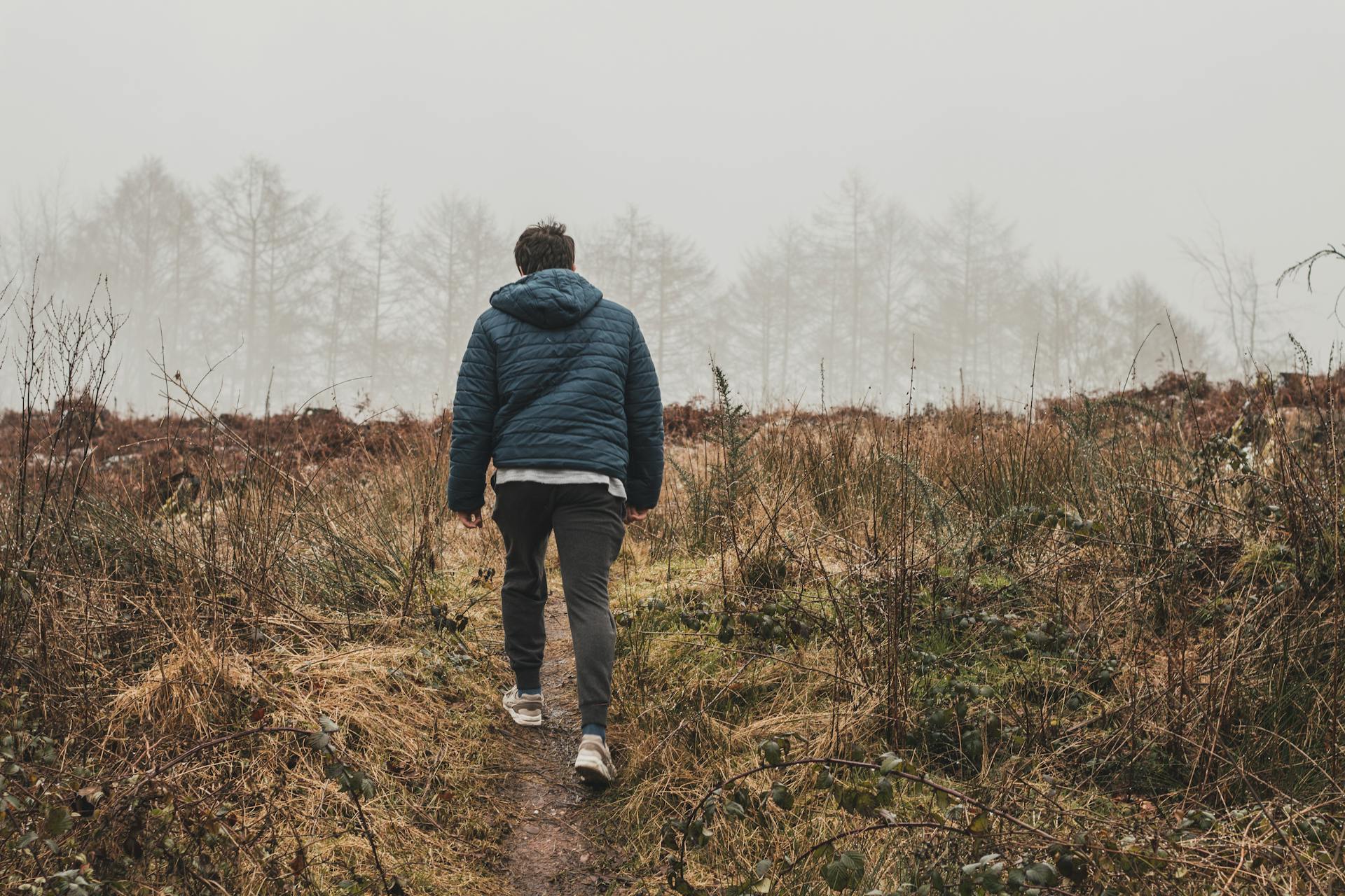 A man walking | Source: Pexels